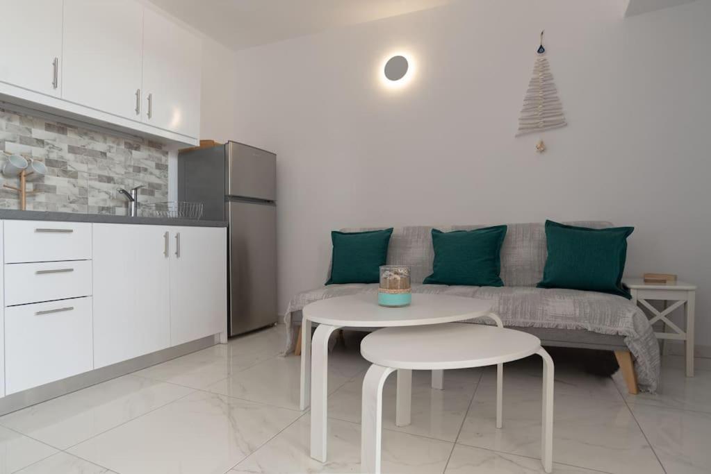 Hh Bay Apartment โลการาส ภายนอก รูปภาพ